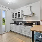 Blu Lucca- Pool And Parking 10 Min From Lucca Вилла