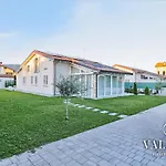 Blu Lucca- Pool And Parking 10 Min From Lucca 别墅 *