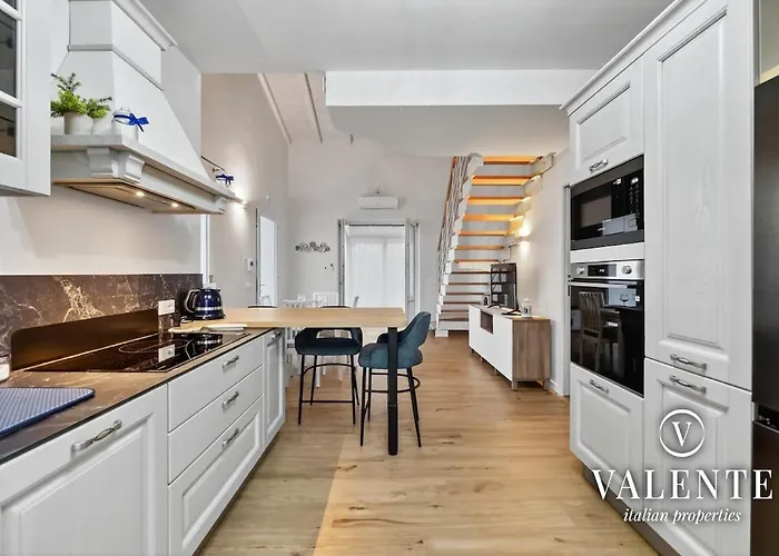 Blu Lucca- Pool And Parking 10 Min From Lucca فيلة *