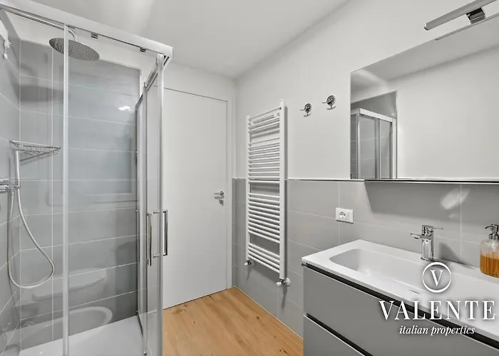 Blu Lucca- Pool And Parking 10 Min From Lucca فيلة