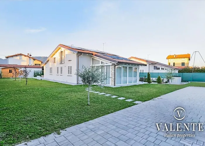 Blu Lucca- Pool And Parking 10 Min From Lucca فيلة *