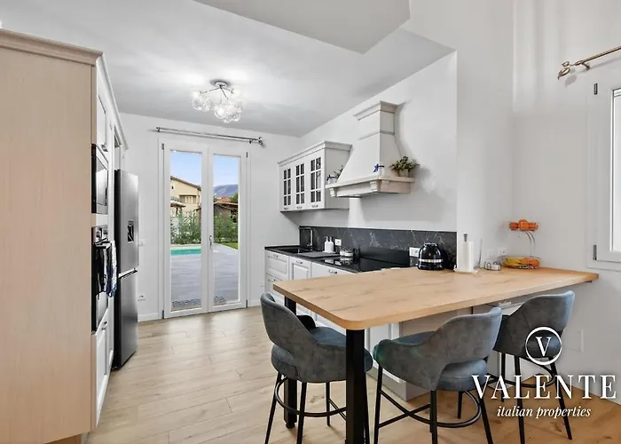 Blu Lucca- Pool And Parking 10 Min From Lucca Willa